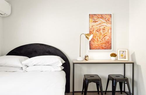 Chippendale Apartment | Elegantly Modern 2-Bed In The Heart of Chippendale