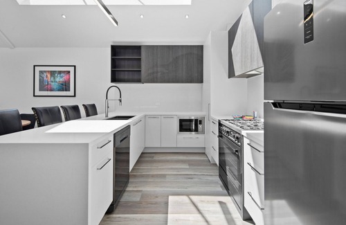 Fitzroy House | Elegantly Spacious 4-Bed Terrace House