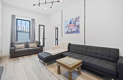 Fitzroy House | Elegantly Spacious 4-Bed Terrace House