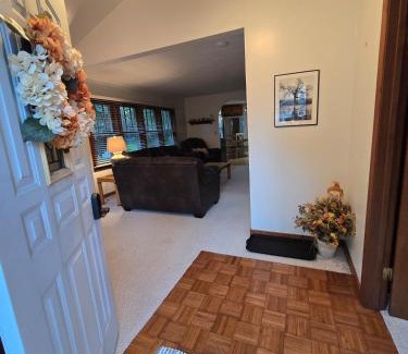 Zenda House | Elena's Lake Cottage - A Cozy Lake Getaway