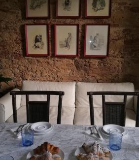 Oristano Historic Centre House | Eleonora Room & Breakfast
