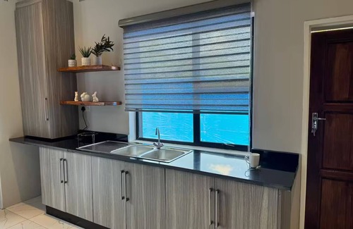 Victoria Falls House | Elephant's Crest Modern Cozy Home, Pool, Solar