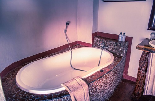 Colchester House | Elephants Footprint Lodge