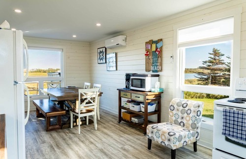 Darnley House | Eleuthera North - Steps to Thunder Cove Beach