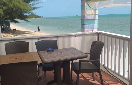 Coral Harbour Apartment | Eleuthera Island Villa 10 mins from the Airport, On the Beach