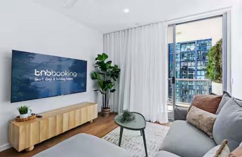 Brisbane Central Business District Apartment | Elevate Brisbane City - Views, Pool, Sauna & Gym