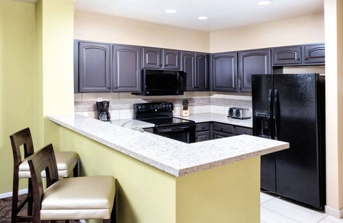 Enterprise Condo | Elevate Your Getaway in this Exclusive Condo with a Lazy River ~ Special Offer!