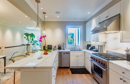 Marina District House | Elevate Your San Francisco Experience: Luxe Living with Panoramic Pacific Views