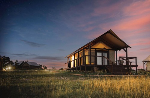 Fredericksburg Cabin | Elevated Couples Tent Suite