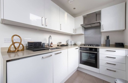 Lewisham Apartment | Elevated Elegance: 1BR 1BA Flat in Wellmeadow Rd