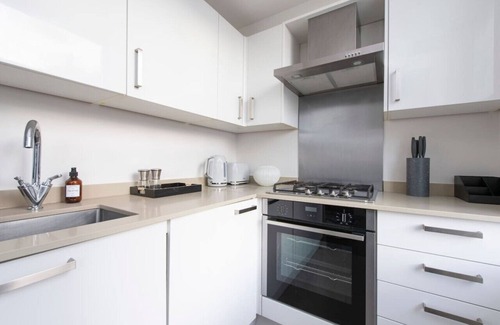 Lewisham Apartment | Elevated Elegance: 1BR 1BA Flat in Wellmeadow Rd