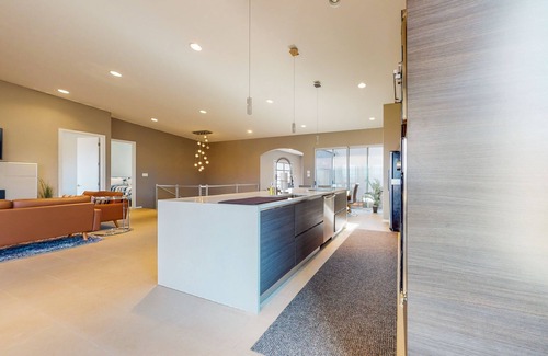 Andersonville House | Elevated lake-view escape w/free attraction tickets, movie room, & sun room