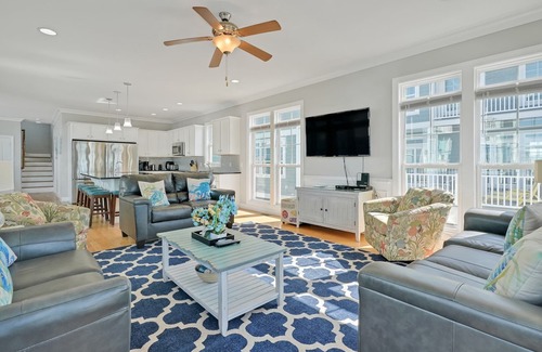 Long Beach House | Elevated Pool In-Deck -7BR/5.5BA House - Oceanfront, Elevator, Sleeps 24