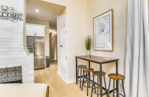 South Pensacola House | Eleven Eleven + 15 Min to Beach! + Pet Friendly