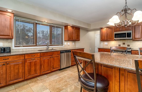 Elgin House | Elgin FHS Rental - Greenridge Dr