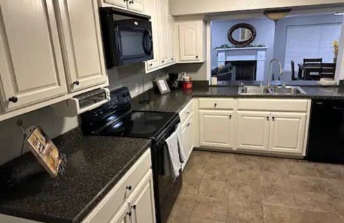 Russellville Apartment | Eli's Woodland Escape