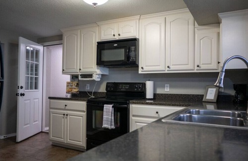 Russellville Apartment | Eli's Woodland Escape