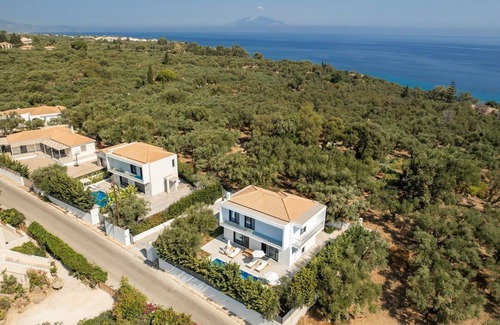 Akrotiri Villa | Elia Luxury Villa I | 3BR Retreat with Private Pool & Sea View