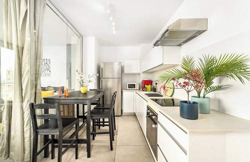 Neve Tzedek Apartment | Elifelet Boutique