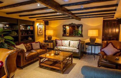 South Cerney Hotel | Eliot Arms