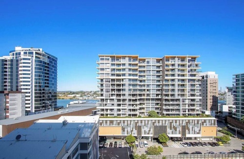 Hamilton Apartment | Elite elegance 2BR@Hamilton APT with Parking