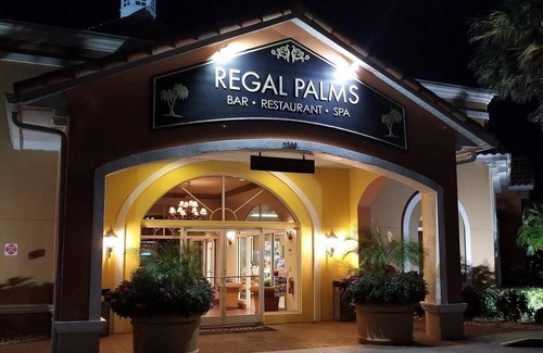 Regal Palms House | Elite end unit, sleeps 10, 2 min walk to pool, many extras. Close to Disney.