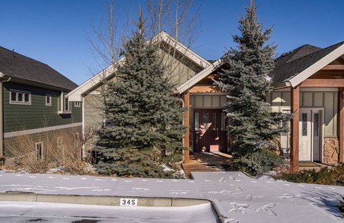 Estes Park House | Elite Property w/Million Dollar View + Hot Tub