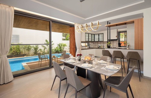 Vagator Villa | Elivaas Cloud 7 wave