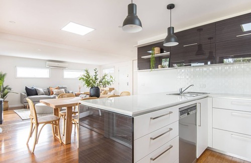 Capel Sound House | Elizabeth Lodge with Spa Walk to beach