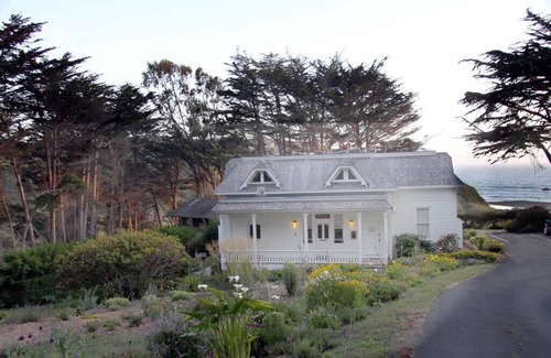 Elk Cottage | Elk Cove Inn & Spa Cottage Panoramic Ocean Views, Beach Access Sleeps 2