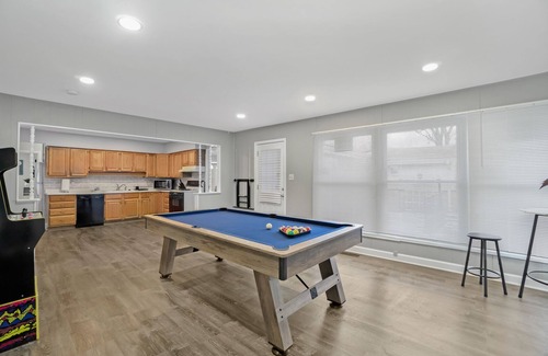 Elk Grove Village House | Elk Grove Village FHS Rental