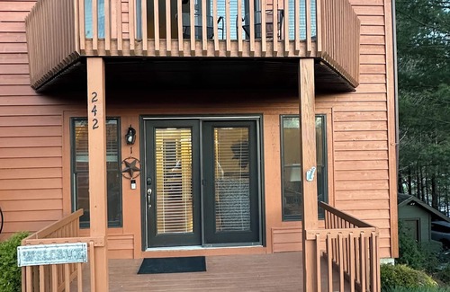 Banner Elk Villa | Elk Hill Escape Cozy Luxe in Banner Elk. See Grandfather Mtn, Boone, Wineries