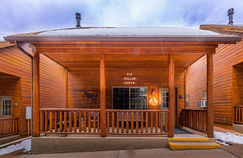 Christopher Creek Cabin | Elk Hollow Cabin with CHARM Backs National Forest, WIFI, stocked kitchen, BBQ