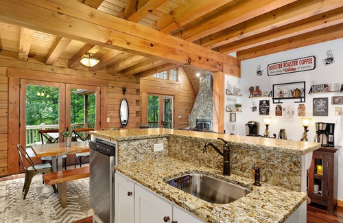 Asheville Cabin | Elk Mountain Lodge: An AVL Mountain Escape w/Hot Tub, Fireplace, Hi-Speed Wifi