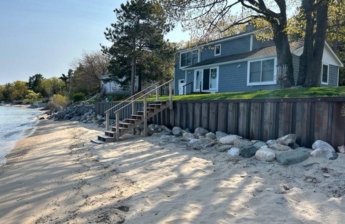 Elk Rapids House | Elk Rapids Beautiful Beach House on East Grand Traverse Bay!