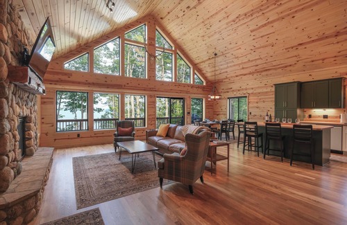 Stone Lake Cabin | Elk Run – New Luxury Lakefront Cabin on LCO