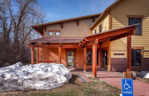 Driggs Condo | Elk Run Retreat: Aspen Groves, Close to Grand Targhee, Hot Tub