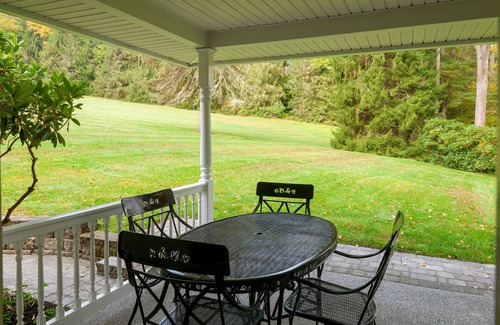 Emporium Cottage | Elk Valley Cottage is the cozy home away from home you have been looking for!