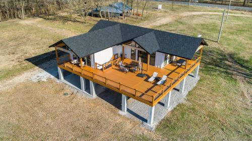 Noel House | Elk View-Access Elk River-Rural Acreage-Huge Patio
