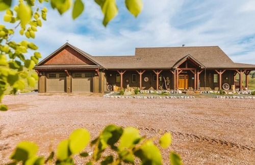 Philipsburg House | Elk View Homestead Su
