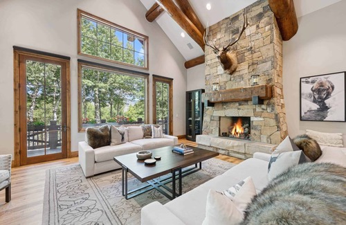 Avon House | Elkhorn 536