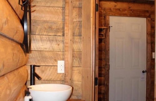West Yellowstone Hotel | Elkhorn Cabins And Inn