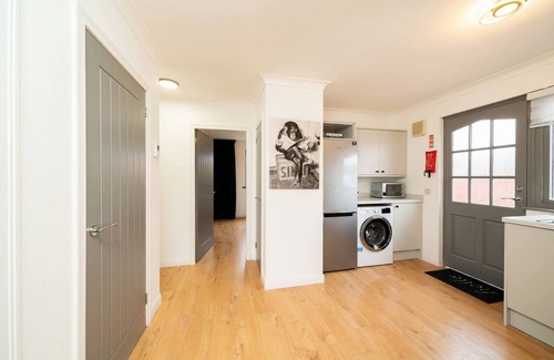 Carnoustie Ski Chalet | Ellaburn - 3 Bed Detached House