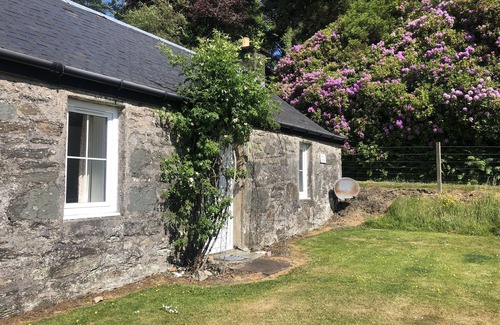 Lochgilphead House | Ellary Cottage - Cosy, Romantic Water-side Escape, Sleeps 2-4 open fire