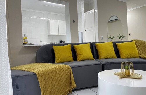 Sandown Apartment | Ellavidha’s Place