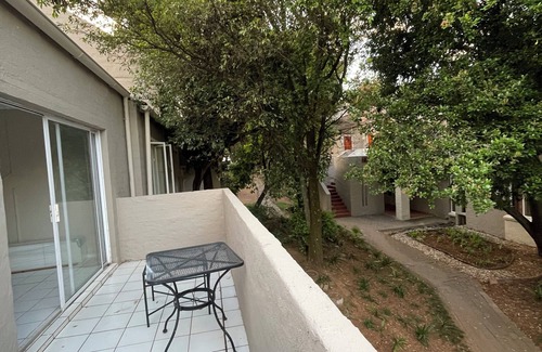 Sandown Apartment | Ellavidha’s Place
