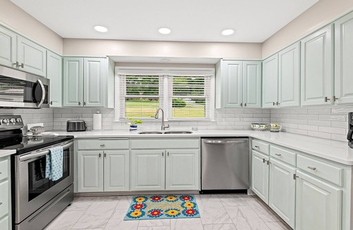 Clyde House | Elle Jay’s Nest, Centrally Located to Waynesville or Asheville