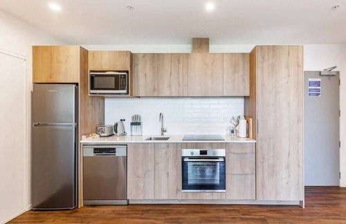 Greenlane - Ellerslie Apartment | Ellerslie Escape: 2BR + Balcony by Zodiak Stays