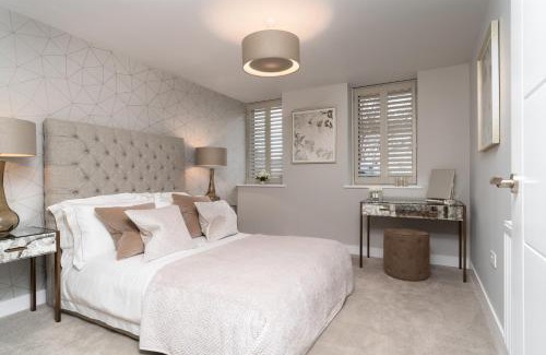 Montpellier Apartment | Elliot Oliver - Luxury 2 Bedroom, 2 Bathroom Apt with Parking