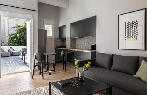Petralona Apartment | Elliot Petralona, Athens